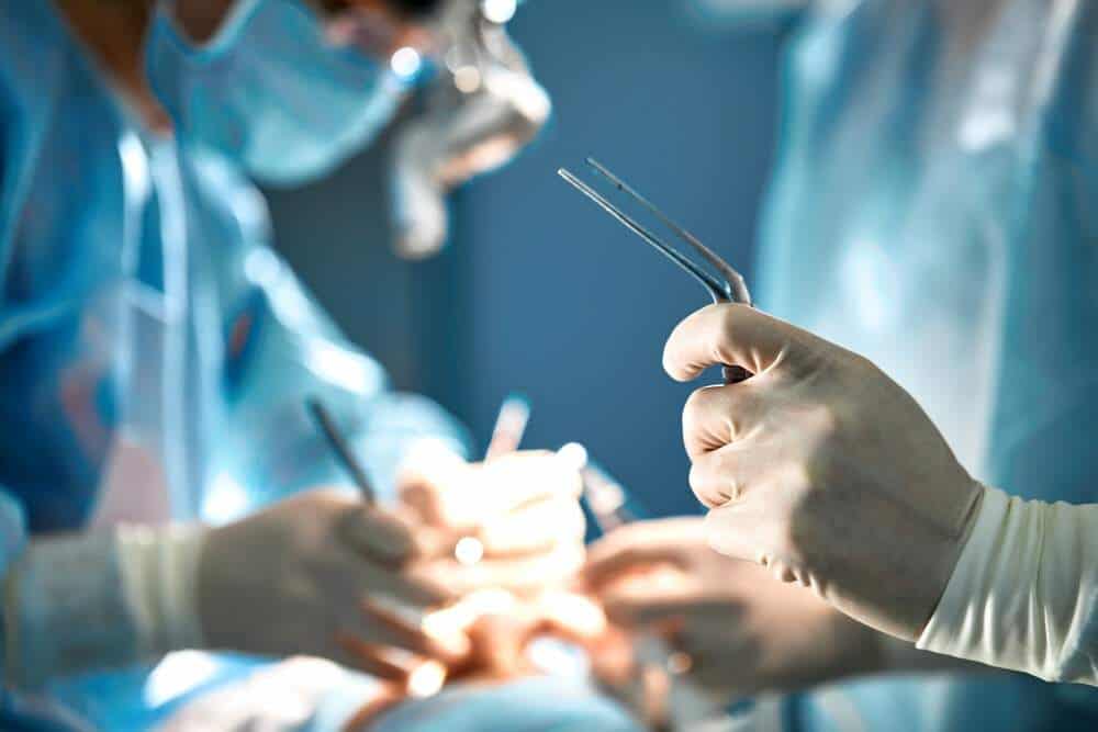 Image illustrating dental implant surgery at a clinic in Albania.
